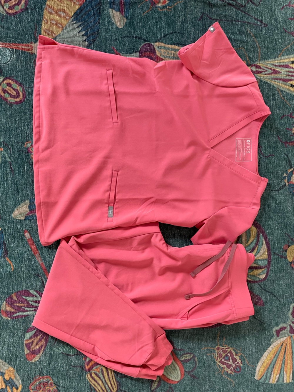 FIGS Scrub Set — Coral Top (S) + Zamora Jogger Pants (M) — NWOT